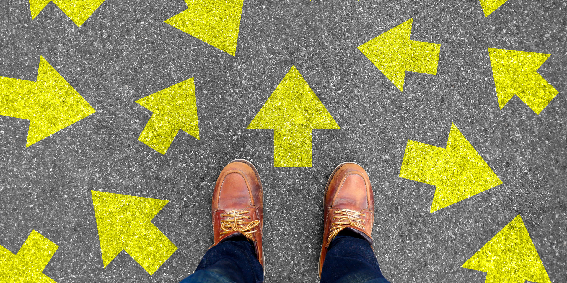 Selfie of shoes and arrows on concrete road Bild-Nr. 358903127 © yayha - stock.adobe.com