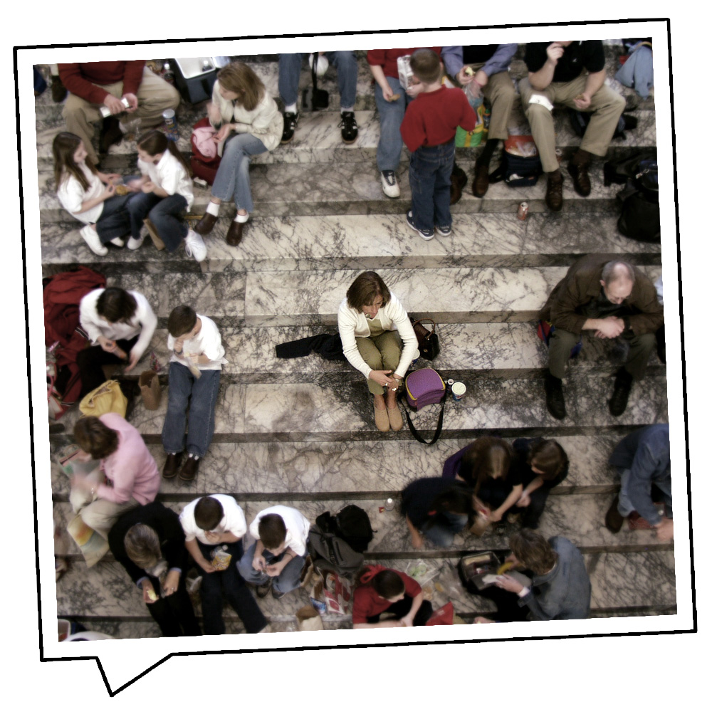 Alone in a crowd ... image was intentionally softened and colors muted to all but the alone person Bild-Nr. 157282180 © Getty Images/iStockphoto/spfoto